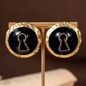 Elegant Black and Gold Keyhole Earrings